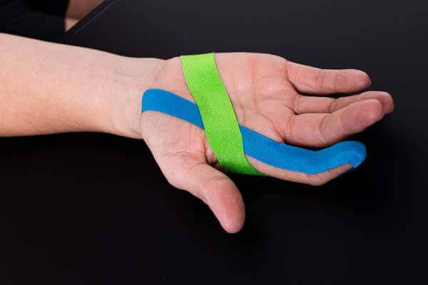 https://www.thysol.com.au/wp-content/uploads/2023/01/How-to-tape-sprained-finger-5-Thysol-AU.jpg